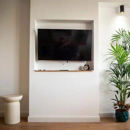 Eroii Revolutiei 84 * Bucarest