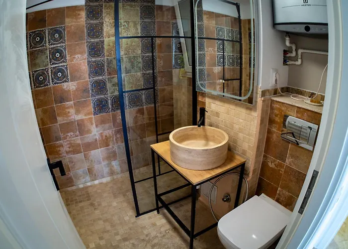 Eroii Revolutiei 84 Apartman *