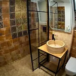 Eroii Revolutiei 84 Apartment