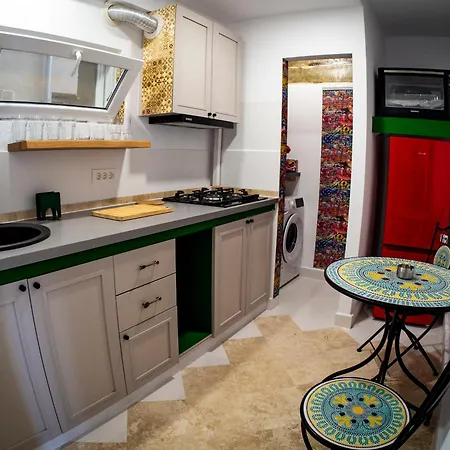 Eroii Revoluției 84 *